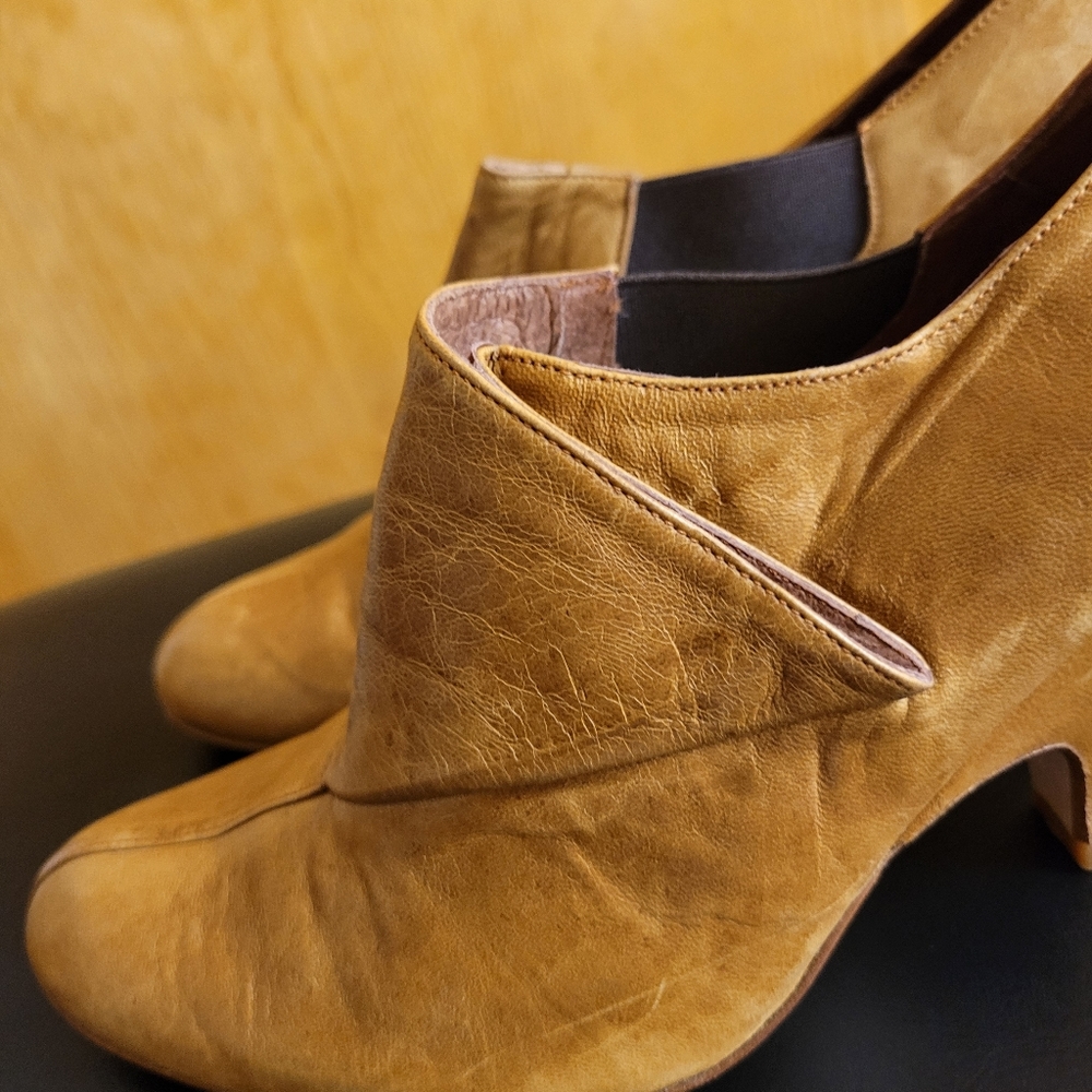 Shoes - Picture 7 of 10